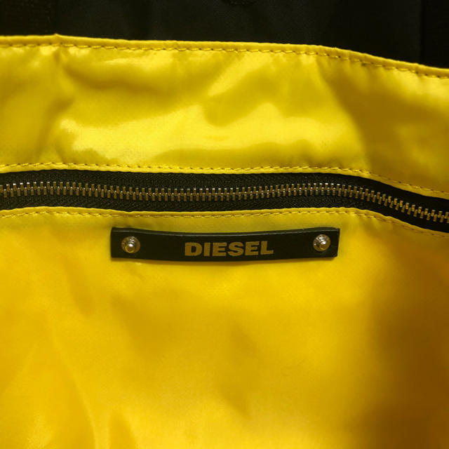 DIESEL(ディーゼル)のディーゼル　ショルダーバック　美品 レディースのバッグ(ショルダーバッグ)の商品写真