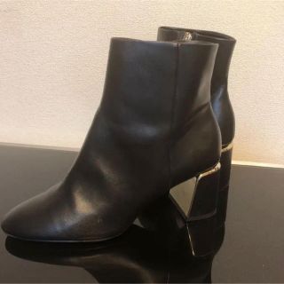 ザラ(ZARA)の【レタス君様専用】ZARA ショートブーツ(ブーツ)