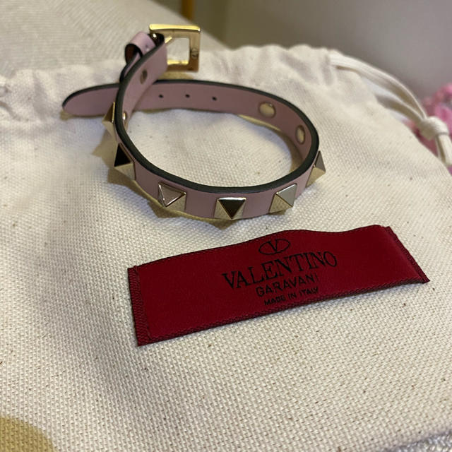 VALENTINO(ヴァレンティノ)のヴァレンティノ　ブレスレット　スタッズ レディースのアクセサリー(ブレスレット/バングル)の商品写真