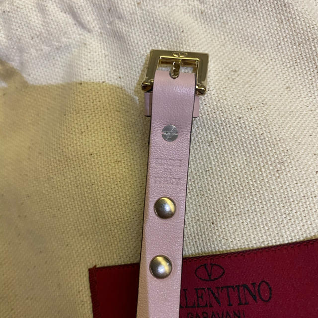 VALENTINO(ヴァレンティノ)のヴァレンティノ　ブレスレット　スタッズ レディースのアクセサリー(ブレスレット/バングル)の商品写真