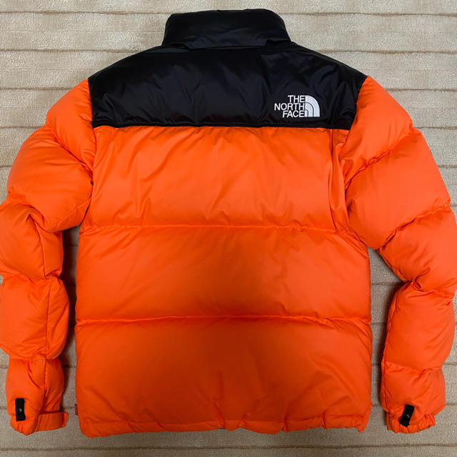 Supreme(シュプリーム)のSupreme × THENORTHFACE   ヌプシ　ジャケット　S メンズのジャケット/アウター(ダウンジャケット)の商品写真