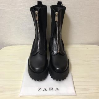 ザラ(ZARA)のZARA ジッパー付きフラットソックスアンクルブーツ(ブーツ)