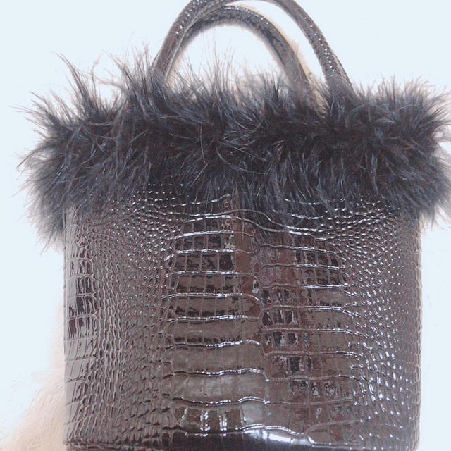 Verybrain(ベリーブレイン)のthe virgins croco feather bag レディースのバッグ(ハンドバッグ)の商品写真