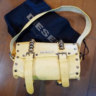 ディーゼル(DIESEL)のDEISEL ショルダーバッグ　イエロー(ショルダーバッグ)