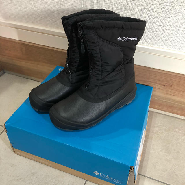 Columbia(コロンビア)の最終大幅値下　コロンビア　スノーブーツ　未使用 レディースの靴/シューズ(ブーツ)の商品写真