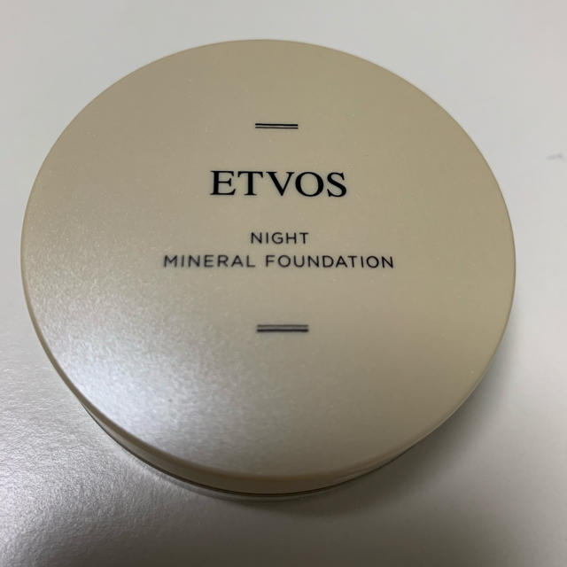 ETVOS(エトヴォス)のETVOS エトヴォス　ナイトミネラルファンデーションC　5g コスメ/美容のベースメイク/化粧品(フェイスパウダー)の商品写真