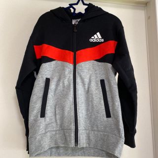 アディダス(adidas)のadidas130cmパーカー✩.*˚新品未使用(ジャケット/上着)