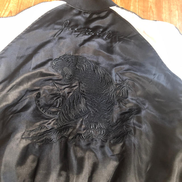 スカジャン　ジャンバー　　ラグラン　虎　タイガー　M　古着 メンズのジャケット/アウター(スカジャン)の商品写真