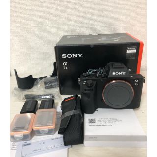 ソニー(SONY)のSony α7II ILCE-7M2 ボディ ショット500未満　純正ケース付き(ミラーレス一眼)