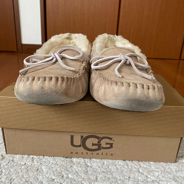 UGG(アグ)の【専用】UGGアグ　モカシン　24cm レディースの靴/シューズ(スリッポン/モカシン)の商品写真