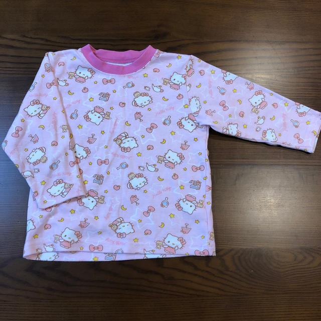 ハローキティ(ハローキティ)のハローキティ　パジャマ  90 キッズ/ベビー/マタニティのキッズ服女の子用(90cm~)(パジャマ)の商品写真