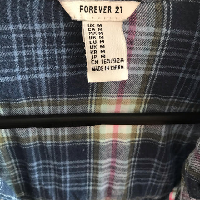 FOREVER 21(フォーエバートゥエンティーワン)のチェックシャツ レディース 再再値下げ11/14処分 レディースのトップス(シャツ/ブラウス(長袖/七分))の商品写真