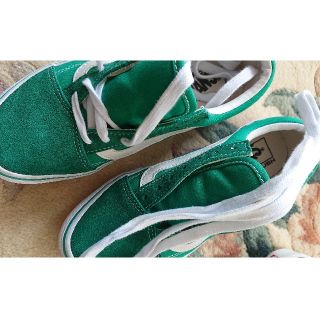 ヴァンズ(VANS)のvans オールドスクール グリーン スニーカー 23.0(スニーカー)