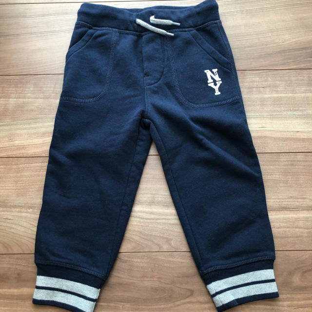 babyGAP(ベビーギャップ)の新品✨baby GAP パンツ　95 キッズ/ベビー/マタニティのキッズ服男の子用(90cm~)(パンツ/スパッツ)の商品写真