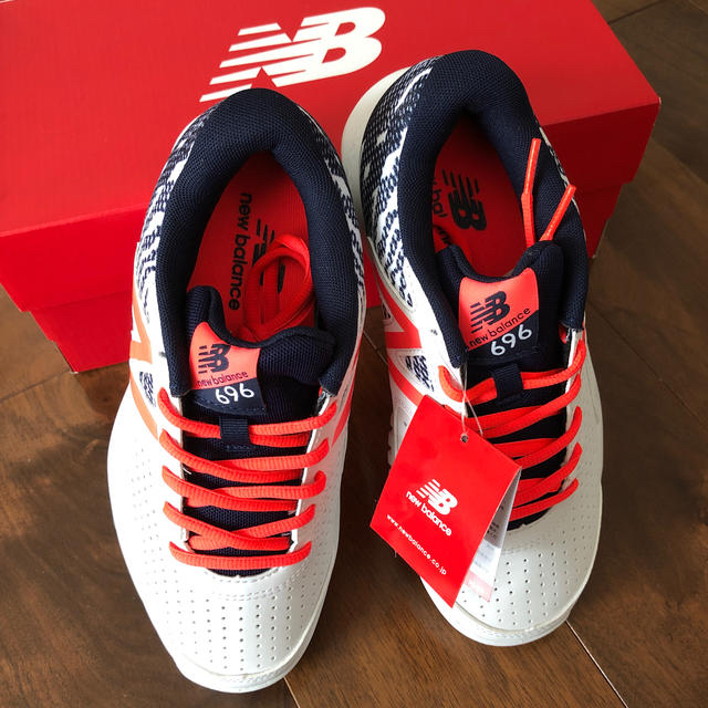 New Balance(ニューバランス)のニューバランス696 23,5cm  ソフトテニス スポーツ/アウトドアのテニス(シューズ)の商品写真