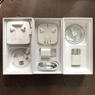 iPhone付属品　充電器　イヤフォン　正規品　純正(バッテリー/充電器)