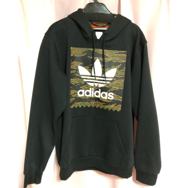 adidas(アディダス)のadidas アディダス オリジナルス 迷彩 カモフラージュ パーカー M 黒 メンズのトップス(パーカー)の商品写真