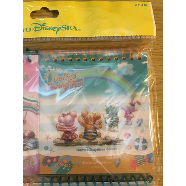 Disney(ディズニー)の【✨新品・未使用✨】ダッフィー&フレンズ メモ4種セット エンタメ/ホビーのおもちゃ/ぬいぐるみ(キャラクターグッズ)の商品写真