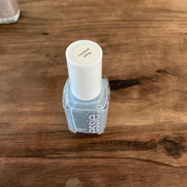 Essie cocktail bling コスメ/美容のネイル(マニキュア)の商品写真