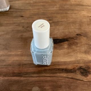 Essie cocktail bling(マニキュア)