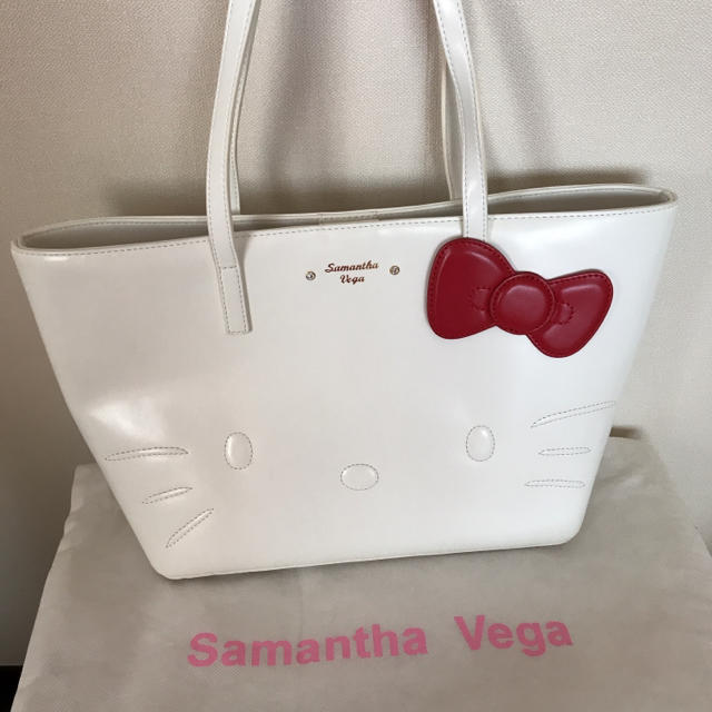 Samantha Vega(サマンサベガ)のchisa様専用💖新品未使用品♡サマンサベガ×ハローキティコラボトートバッグ♡ レディースのバッグ(トートバッグ)の商品写真