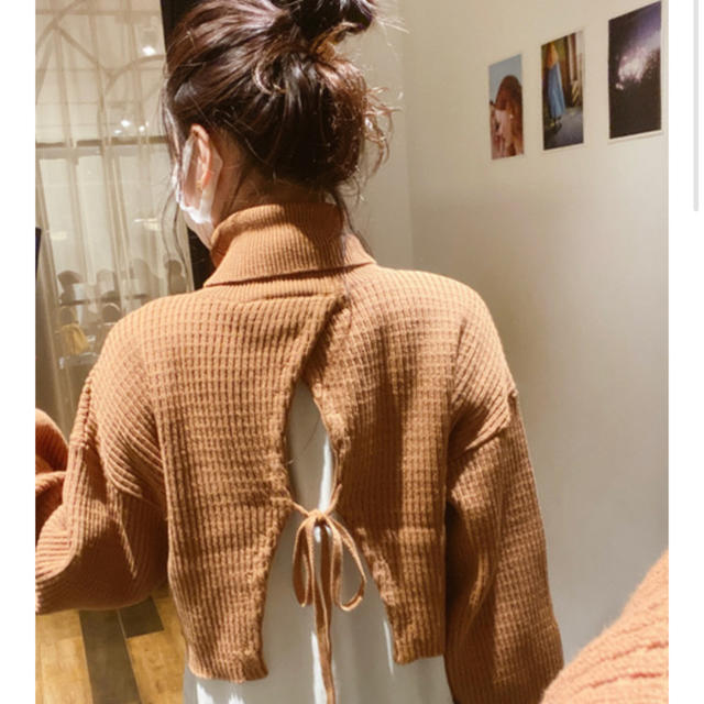 moussy(マウジー)のMOUSSY  BACK OPEN TURTLE NECK ニット レディースのトップス(ニット/セーター)の商品写真