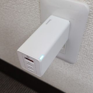 Baseus USB-C 急速充電器　送料込み(バッテリー/充電器)