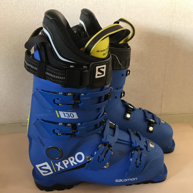 SALOMON(サロモン)のスキーブーツ スポーツ/アウトドアのスキー(ブーツ)の商品写真
