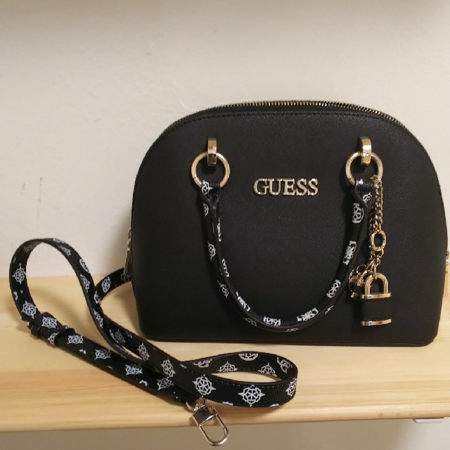 GUESS(ゲス)のGUESS 2wayショルダーバッグ レディースのバッグ(ハンドバッグ)の商品写真