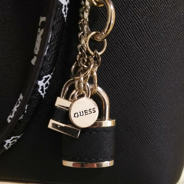 GUESS(ゲス)のGUESS 2wayショルダーバッグ レディースのバッグ(ハンドバッグ)の商品写真