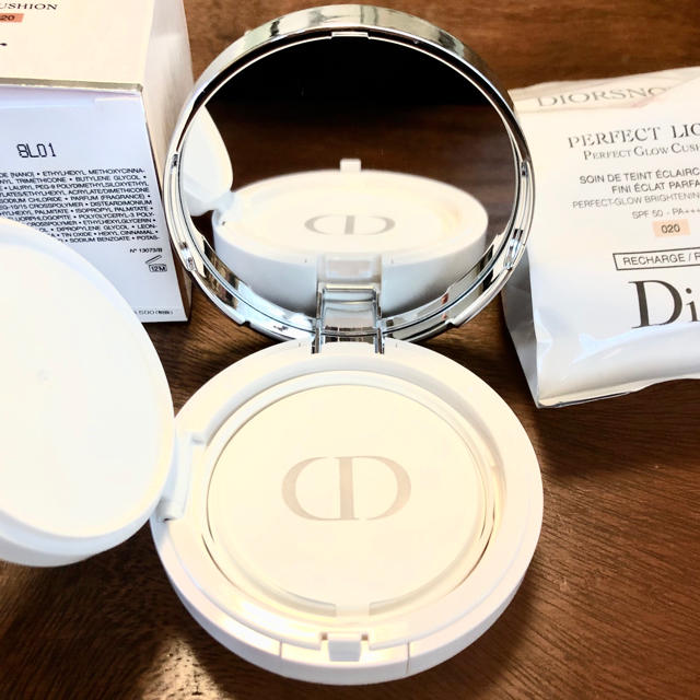 Dior(ディオール)の【新品】Diorスノー　PERFECT LIGHT ※リフィル付き コスメ/美容のベースメイク/化粧品(ファンデーション)の商品写真