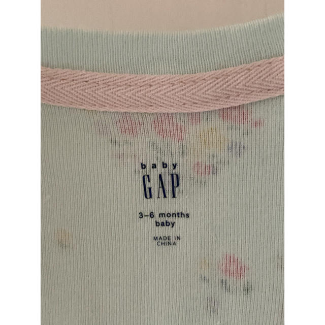 babyGAP(ベビーギャップ)のGap ロンパース カバーオール 花柄 ウサギ柄 2枚 キッズ/ベビー/マタニティのベビー服(~85cm)(カバーオール)の商品写真