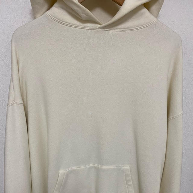 FEAR OF GOD(フィアオブゴッド)の【S】FOG ESSENTIALS PULLOVER HOODIE メンズのトップス(パーカー)の商品写真