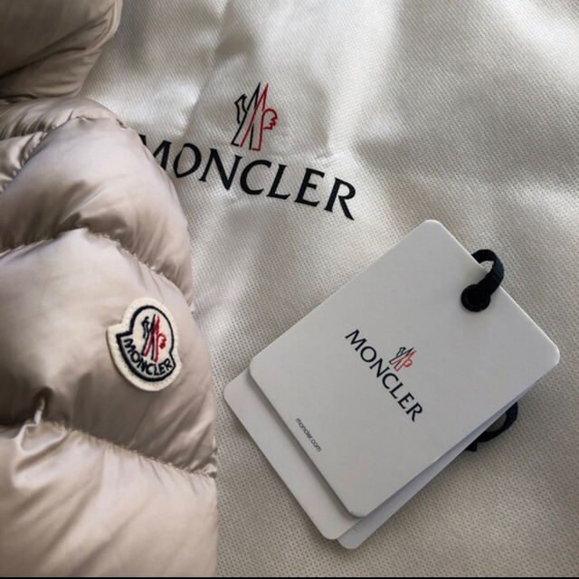 MONCLER(モンクレール)の★MONCLER （モンクレール）Hermine（エルミンヌ） レディースのジャケット/アウター(ダウンコート)の商品写真