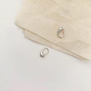 ドゥーズィエムクラス(DEUXIEME CLASSE)のsmall teardrop pierce SILVER(ピアス)