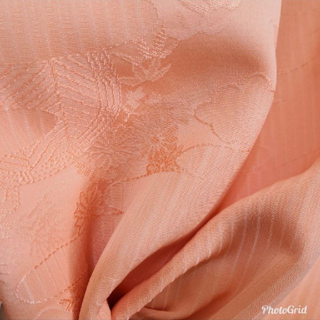 正絹☆ 袷 色無地 淡いオレンジ 一つ紋 レディースの水着/浴衣(着物)の商品写真