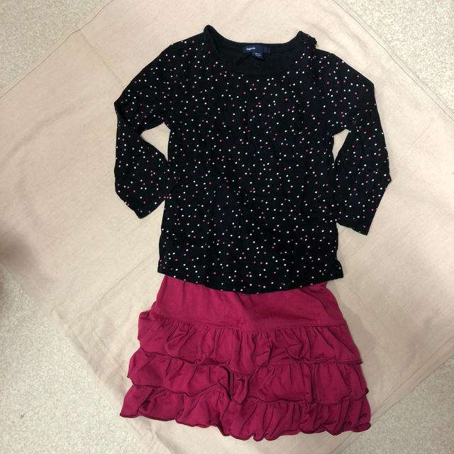 GAP(ギャップ)のGAP ロンT ＆ユニクロスカート　110センチ キッズ/ベビー/マタニティのキッズ服女の子用(90cm~)(Tシャツ/カットソー)の商品写真