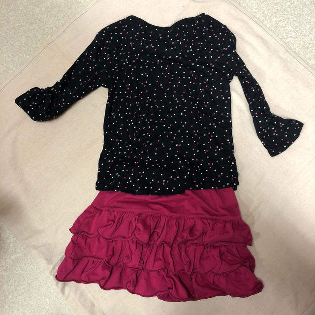 GAP(ギャップ)のGAP ロンT ＆ユニクロスカート　110センチ キッズ/ベビー/マタニティのキッズ服女の子用(90cm~)(Tシャツ/カットソー)の商品写真