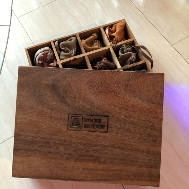 ROCKS MOTION  12個セットWood Puzzle