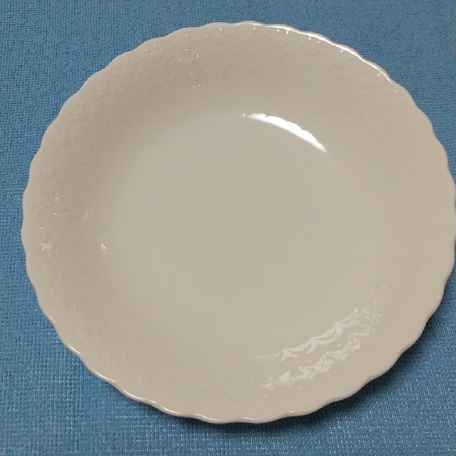 NARUMI(ナルミ)の#深型の皿２枚 #NARUMI ボーンチャイナMADE IN JAPAN インテリア/住まい/日用品のキッチン/食器(食器)の商品写真