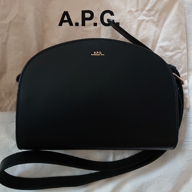 新品未使用 A.P.C. ハーフムーンバッグ 黒 スムースレザー