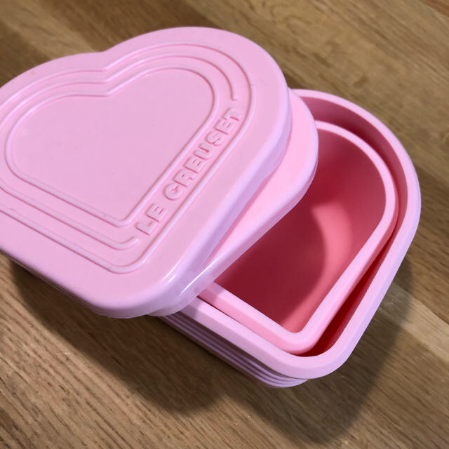 LE CREUSET(ルクルーゼ)の【値下げ】ル・クルーゼ　シリコンカップ インテリア/住まい/日用品のキッチン/食器(容器)の商品写真