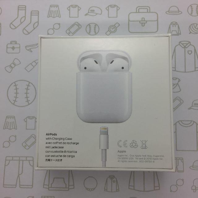 Apple(アップル)の【未使用】AirPods/ワイヤレスイヤホン/202010200002000 スマホ/家電/カメラのスマートフォン/携帯電話(その他)の商品写真