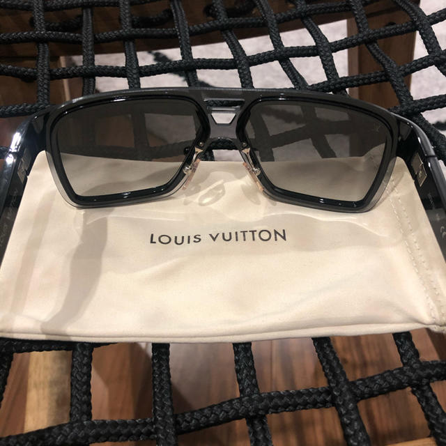 LOUIS VUITTON(ルイヴィトン)の💡破格💡LOUIS VUITTONサングラス(MENS) メンズのファッション小物(サングラス/メガネ)の商品写真