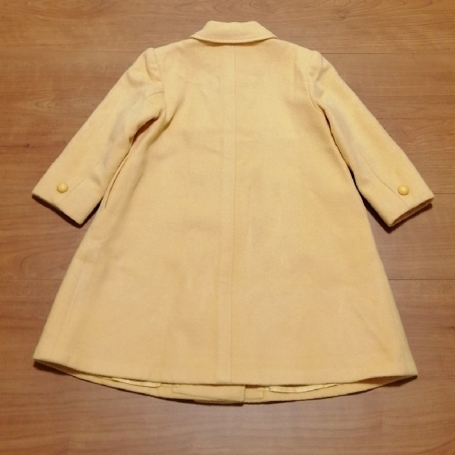 familiar(ファミリア)の ファミリア Aライン コート 110 イエロー キッズ/ベビー/マタニティのキッズ服女の子用(90cm~)(コート)の商品写真