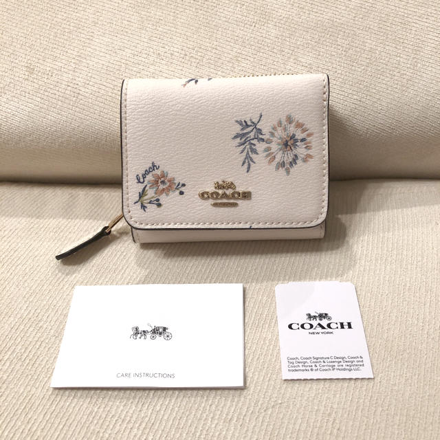 新品★COACH（コーチ）2020年春夏新作 三つ折り財布 フラワー