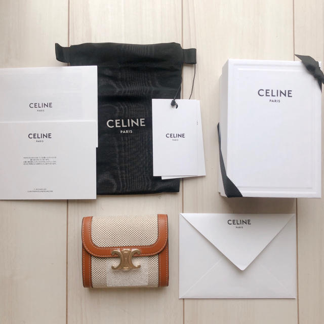 CELINE トリオンフ ミニウォレット 折り財布 タンのサムネイル