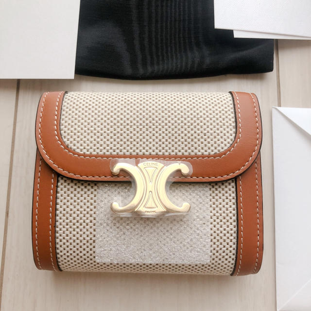 CELINE トリオンフ ミニウォレット 折り財布 タン | munchercruncher.com