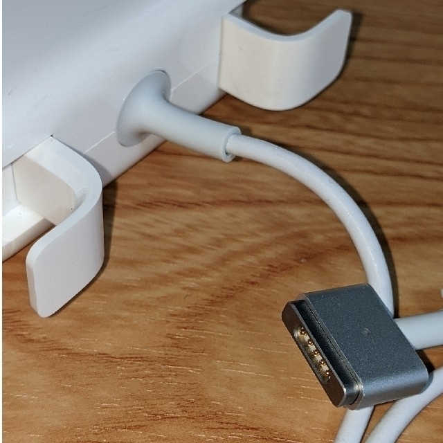 Apple(アップル)の純正 Apple MagSafe 2 電源アダプタ（60W・箱あり） スマホ/家電/カメラのPC/タブレット(PC周辺機器)の商品写真