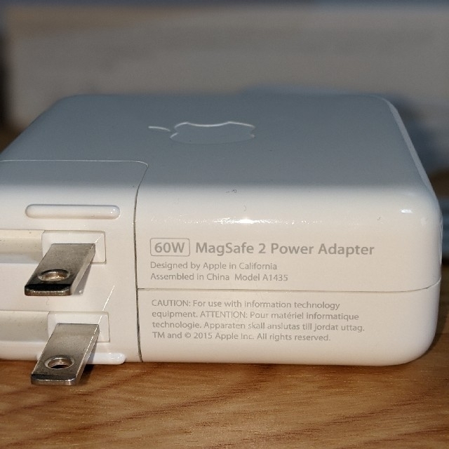 Apple(アップル)の純正 Apple MagSafe 2 電源アダプタ（60W・箱あり） スマホ/家電/カメラのPC/タブレット(PC周辺機器)の商品写真